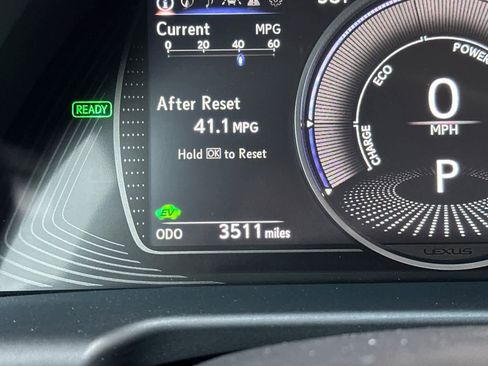 Used 2025 Lexus ES 300h w/ Accessory Package (Z2) FWD image 29
