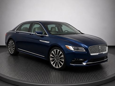 Used 2017 Lincoln Continental Select w/ Climate Package AWD/4WD image 3