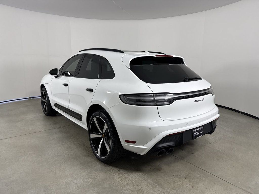 Used 2023 Porsche Macan S AWD/4WD image 3