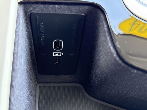 Used 2024 Volvo XC90 T8 Plus w/ Protection Package Premier AWD/4WD image 26