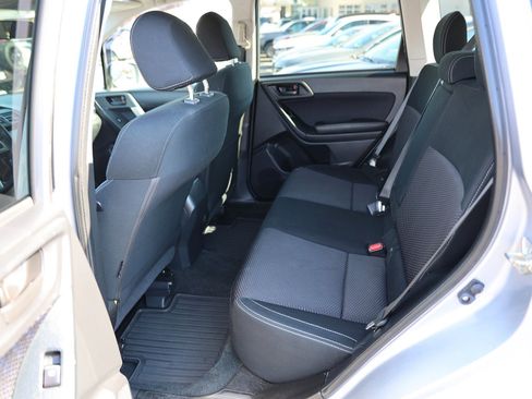 Used 2017 Subaru Forester 2.5i Premium w/ All-Weather Package image 21