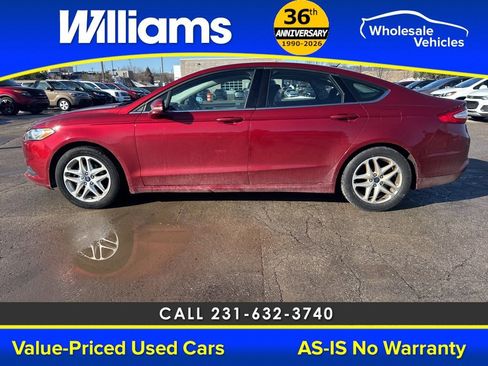 Used 2013 Ford Fusion SE image 2