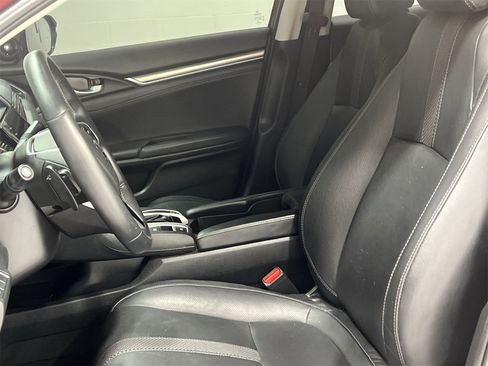 Used 2020 Honda Civic Touring image 11