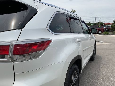 Used 2016 Toyota Highlander XLE AWD/4WD image 8