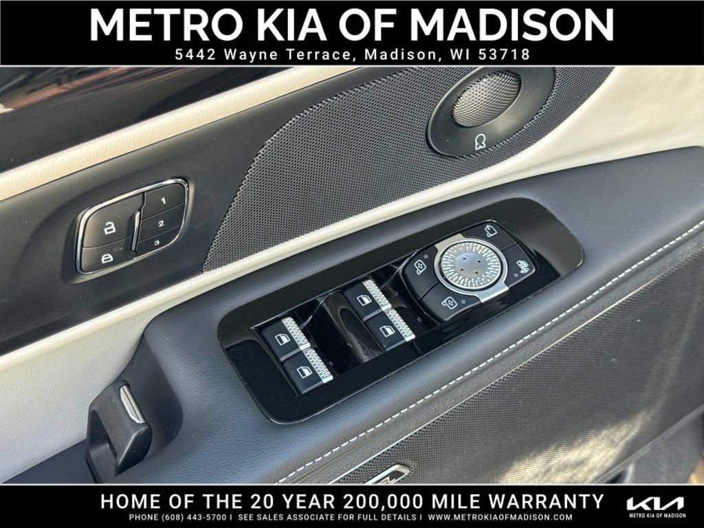 Used 2024 Lincoln Nautilus Premier w/ Equipment Group 102A AWD/4WD image 12