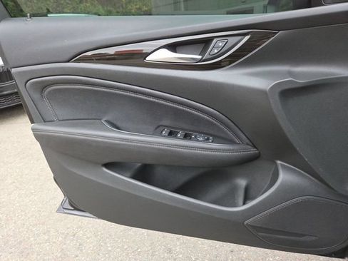 Used 2019 Buick Regal Preferred FWD image 19