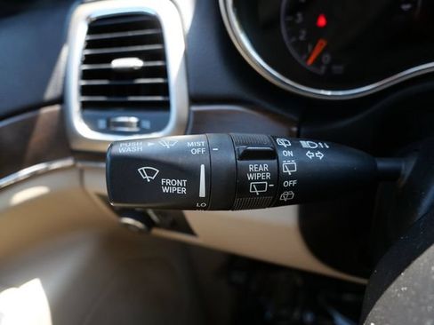 Used 2016 Jeep Grand Cherokee Limited AWD/4WD image 25