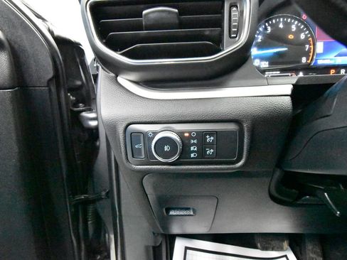 Used 2021 Ford Explorer XLT w/ Equipment Group 202A AWD/4WD image 9
