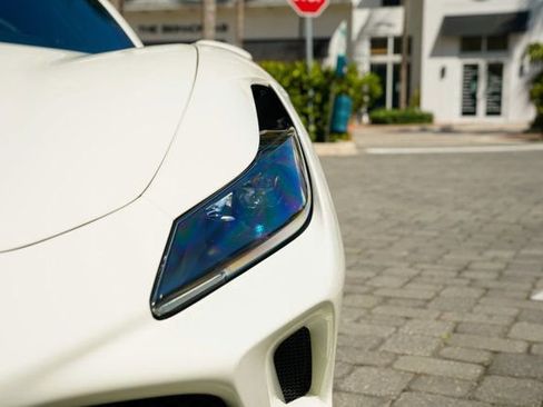 Used 2021 Ferrari F8 Tributo image 40