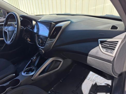 Used 2012 Hyundai Veloster FWD image 13