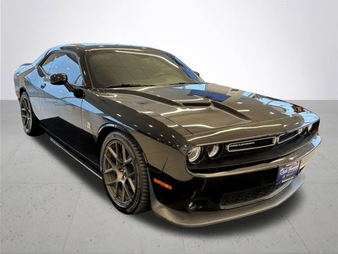 Used 2018 Dodge Challenger R/T Scat Pack w/ Driver Convenience Group image 5