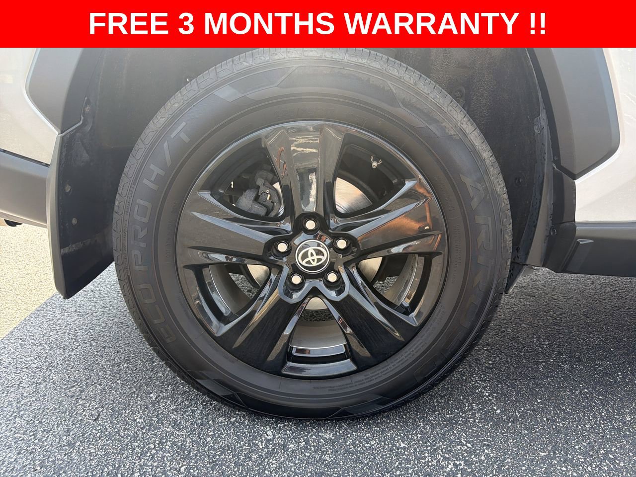 Used 2021 Toyota RAV4 XLE AWD/4WD image 31