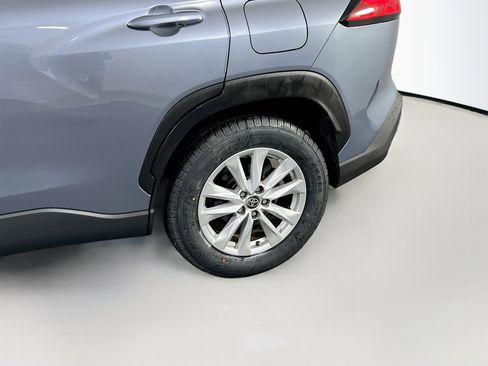 Used 2022 Toyota Corolla Cross LE AWD/4WD image 28