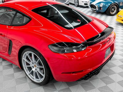 Used 2024 Porsche 718 Cayman GTS RWD image 28