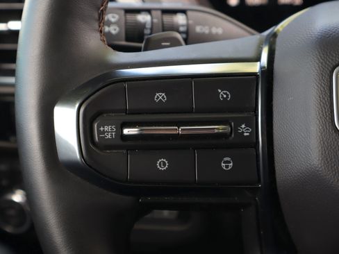 Used 2025 GMC Yukon AT4 w/ AT4 Premium Plus Package AWD/4WD image 27