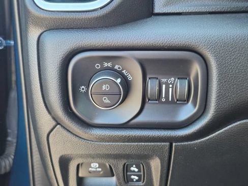 Used 2023 RAM 1500 Laramie AWD/4WD image 32