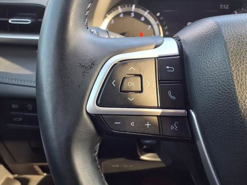 Used 2024 Toyota Highlander LE FWD image 14