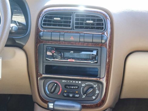 Used 2001 Saturn L-Series L200 image 18