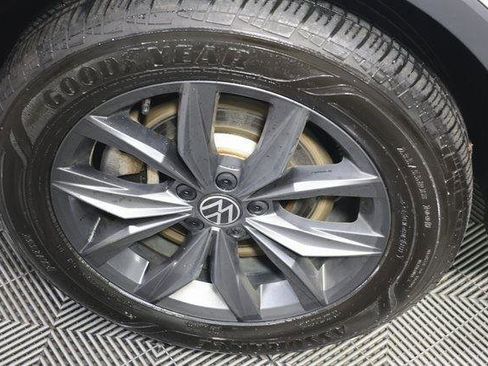 Used 2022 Volkswagen Tiguan SE image 26