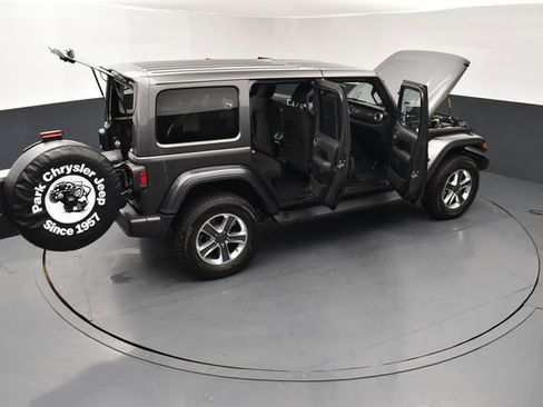 Used 2021 Jeep Wrangler Unlimited Sahara AWD/4WD image 30