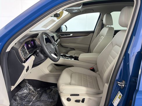 Used 2025 Volkswagen Atlas SEL image 6