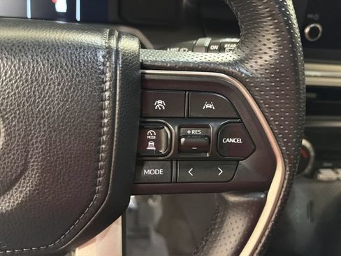 Used 2025 Toyota 4Runner SR5 AWD/4WD image 20