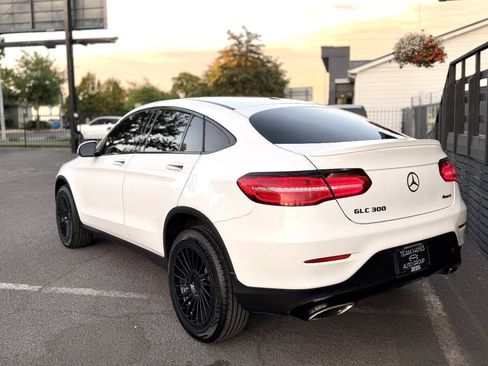 Used 2018 Mercedes-Benz GLC 300 4MATIC Coupe image 4