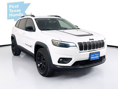 Used 2022 Jeep Cherokee Latitude image 1