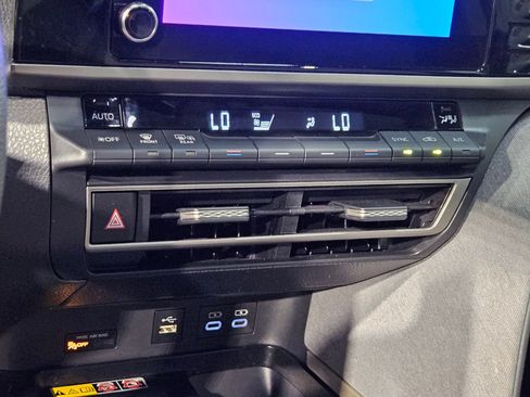 Used 2025 Toyota Camry LE FWD image 31