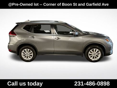 Used 2018 Nissan Rogue SV w/ Premium Package AWD/4WD image 6