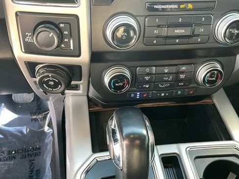Used 2020 Ford F150 Lariat w/ Equipment Group 502A Luxury AWD/4WD image 13