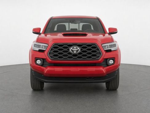 Used 2020 Toyota Tacoma TRD Sport w/ TRD Premium Sport Package AWD/4WD image 5