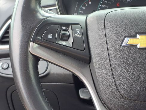Used 2022 Chevrolet Trax LT w/ LT Convenience Package AWD/4WD image 17