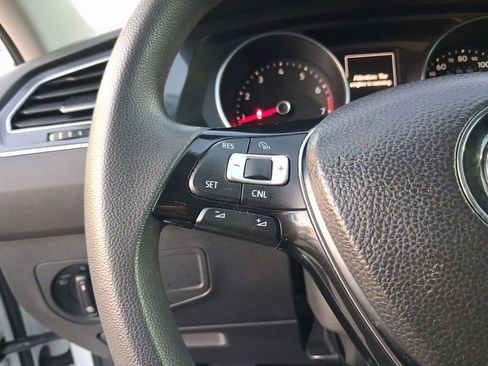 Used 2018 Volkswagen Tiguan S FWD image 19