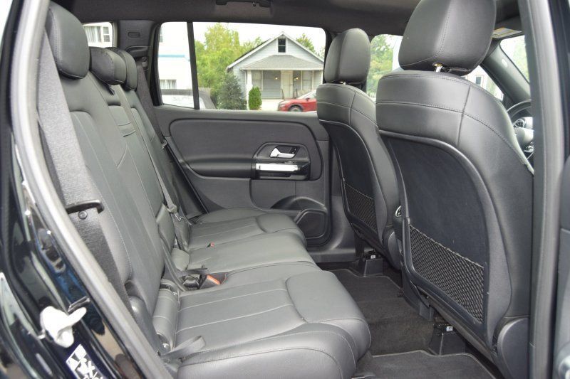 Used 2021 Mercedes-Benz GLB 250 4MATIC w/ Premium Package image 30