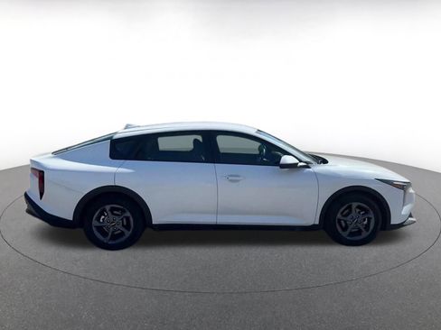 Used 2025 Kia K4 LXS image 16