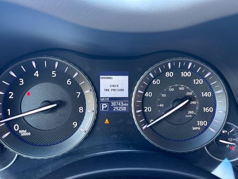 Used 2019 INFINITI Q70 Luxe w/ Proactive Package AWD/4WD image 18