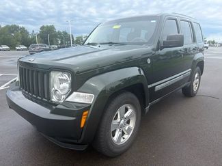 Used 2011 Jeep Liberty Sport w/ Trailer Tow Class III Group AWD/4WD video 2