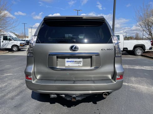 Used 2020 Lexus GX 460 Premium w/ Premium Package image 8