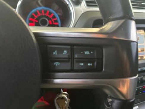 Used 2013 Ford Mustang GT Premium w/ Electronics Pkg RWD image 26