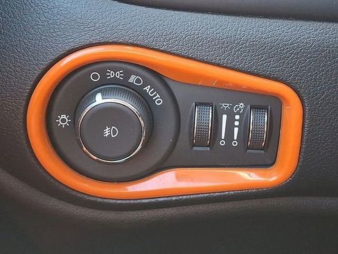 Used 2020 Jeep Renegade Latitude image 25