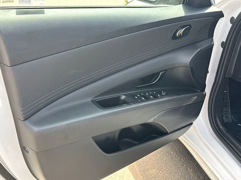 Used 2025 Hyundai Elantra Sport image 10