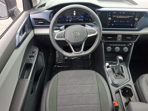 Used 2023 Volkswagen Taos SE w/ Panoramic Sunroof Package AWD/4WD image 11