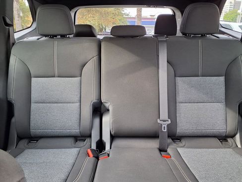 Used 2025 GMC Acadia Elevation image 13