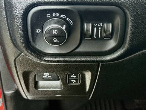 Used 2019 RAM 1500 Big Horn RWD image 11
