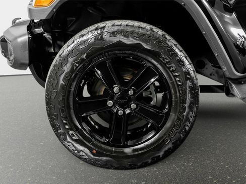 Used 2021 Jeep Wrangler Unlimited Sahara AWD/4WD image 19