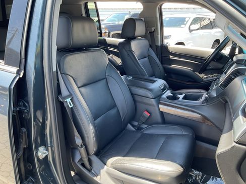 Used 2020 Chevrolet Suburban LT RWD image 21