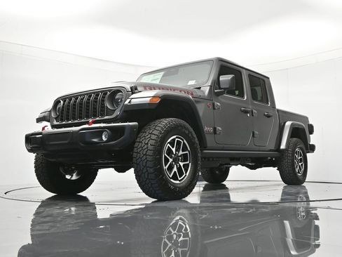 New 2026 Jeep Gladiator Rubicon AWD/4WD image 36