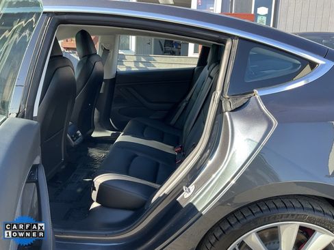 Used 2018 Tesla Model 3 Performance image 7