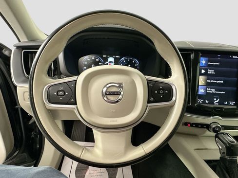 Used 2020 Volvo XC60 T6 Momentum w/ Protection Package Premier image 12